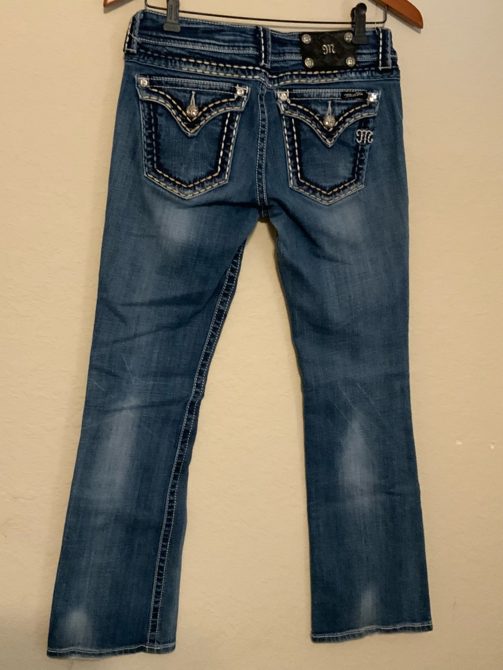 Miss Me Medium Wash Bootcut Jeans with Embroidered Back Pocket size 29/33 - Picture 3 of 7